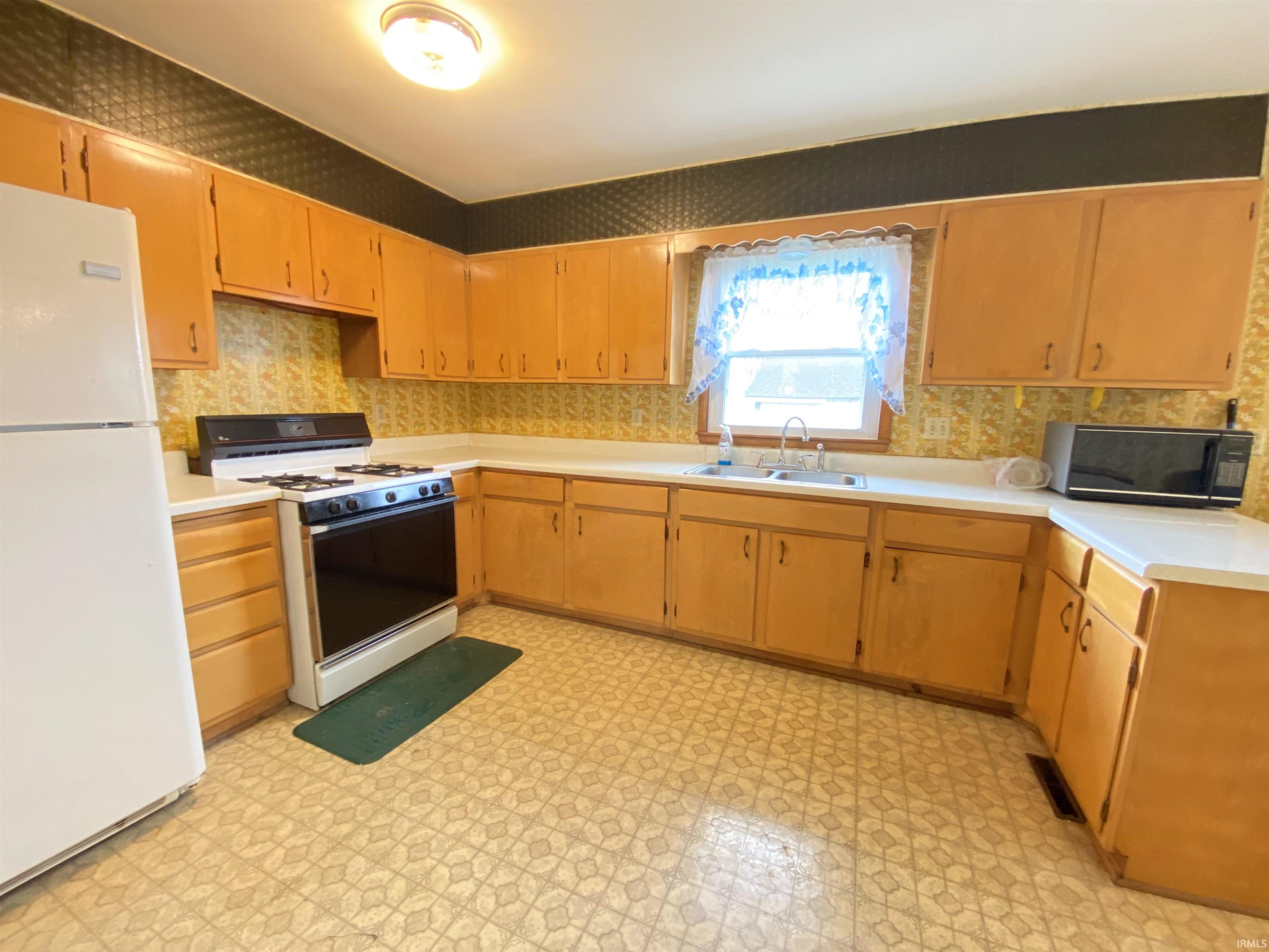 290 Popcorn Road Springville, IN 47462 - Photo 7 of 22