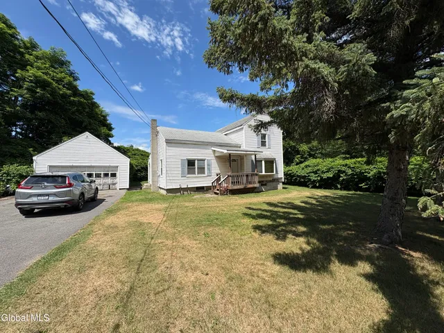 $1,950 | 160 Plant Road, Halfmoon, NY 12065