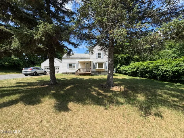 $1,950 | 160 Plant Road, Halfmoon, NY 12065