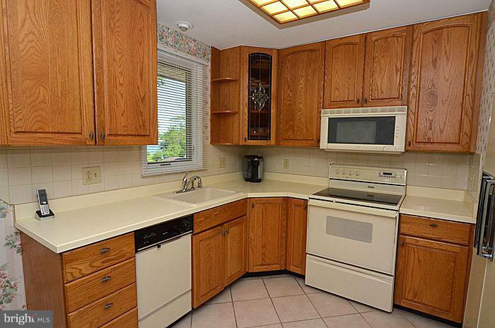 214 Granada Road Pasadena, MD 21122 - Photo 6 of 29 Kitchen