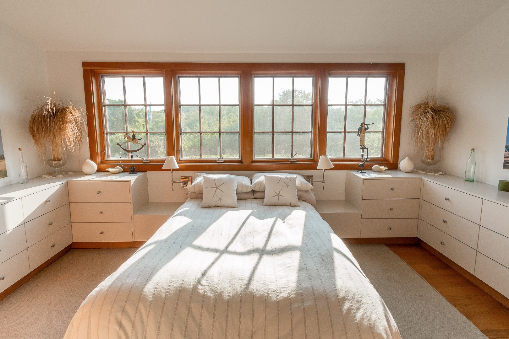 14 Almanack Pond Road Nantucket, MA 02554 - Photo 28 of 41 Main House Guest Bedroom