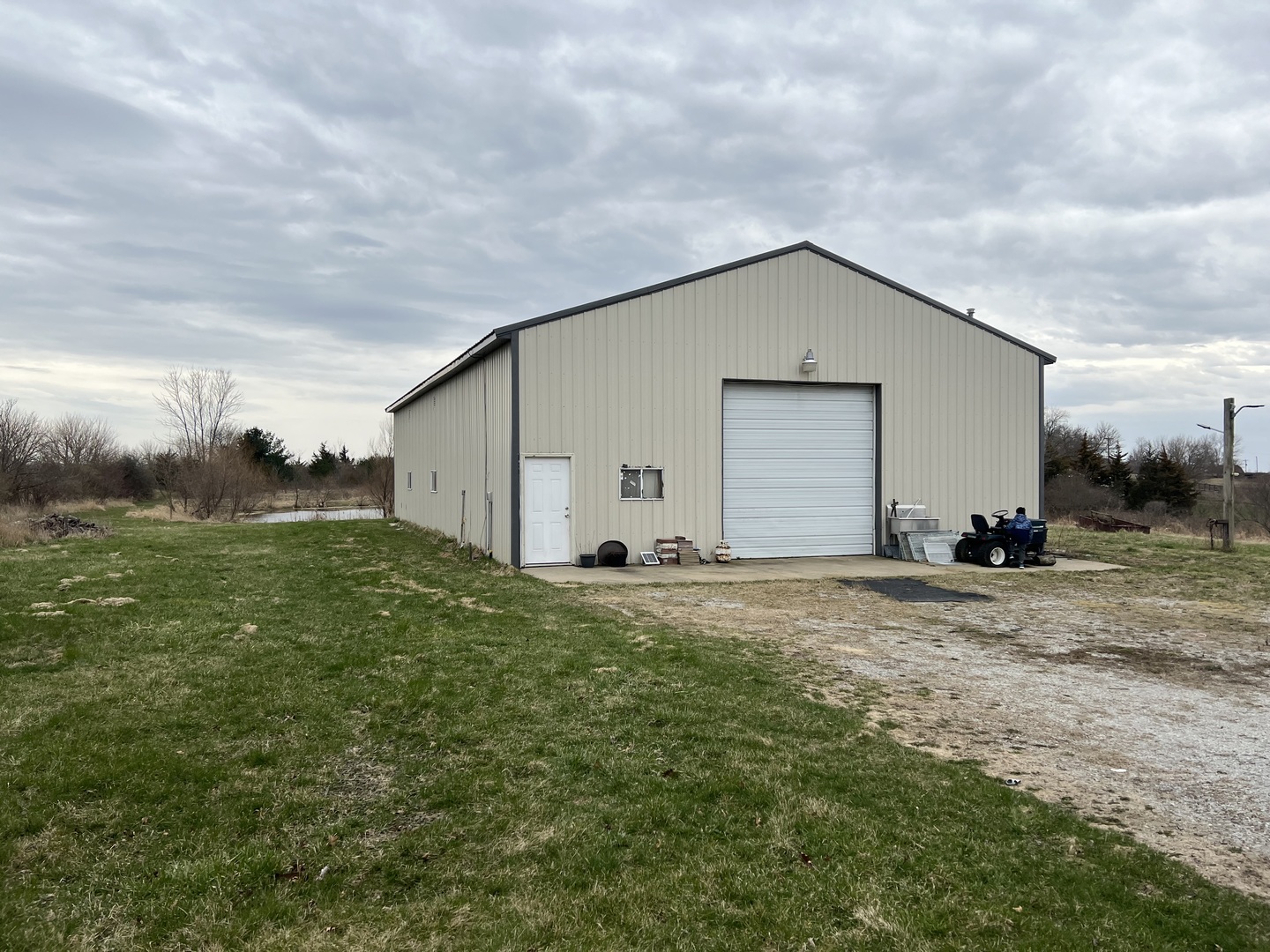 2957 East Kentucky Road Beecher, IL 60401 - Photo 19 of 22 a house view with backyard space