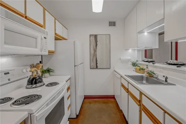 $209,000 | 517 Southwest Parkway, Unit 103, College Station, TX 77840