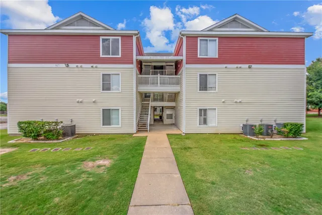 $209,000 | 517 Southwest Parkway, Unit 103, College Station, TX 77840