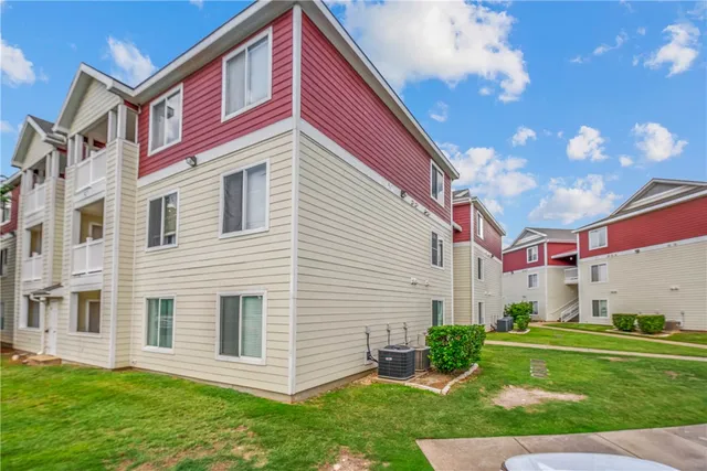 $209,000 | 517 Southwest Parkway, Unit 103, College Station, TX 77840