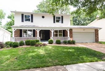 721 Winding Path Lane Ballwin, MO 63021 - Photo 3 of 33 Gallery Image 3