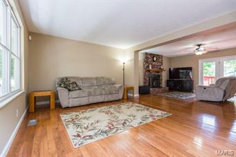 721 Winding Path Lane Ballwin, MO 63021 - Photo 4 of 33 Gallery Image 4