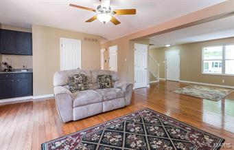 721 Winding Path Lane Ballwin, MO 63021 - Photo 8 of 33 Gallery Image 8