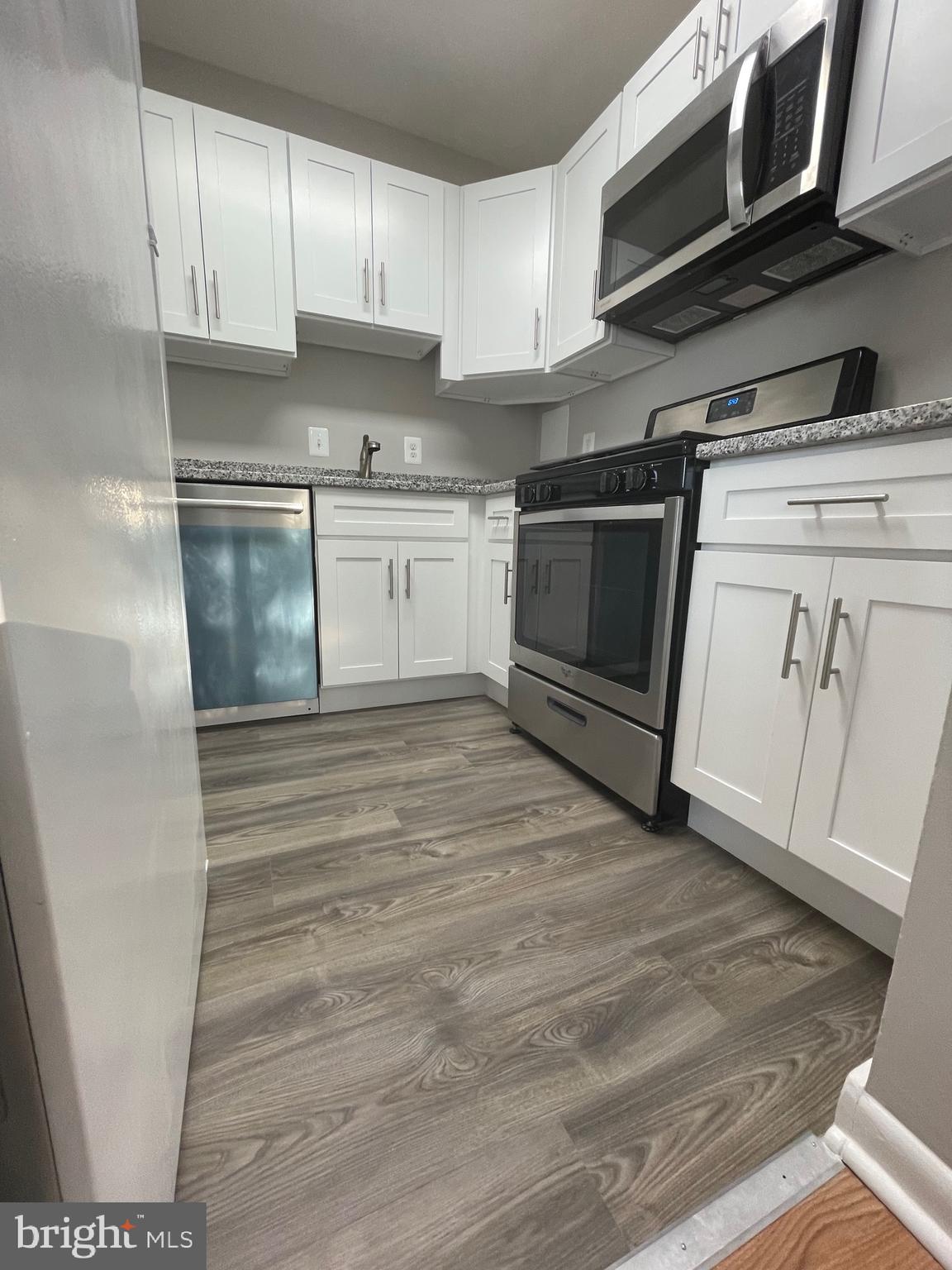 519 Epsom Road, Unit 2D Towson, MD 21286 - Photo 4 of 19 Upgraded kitchen