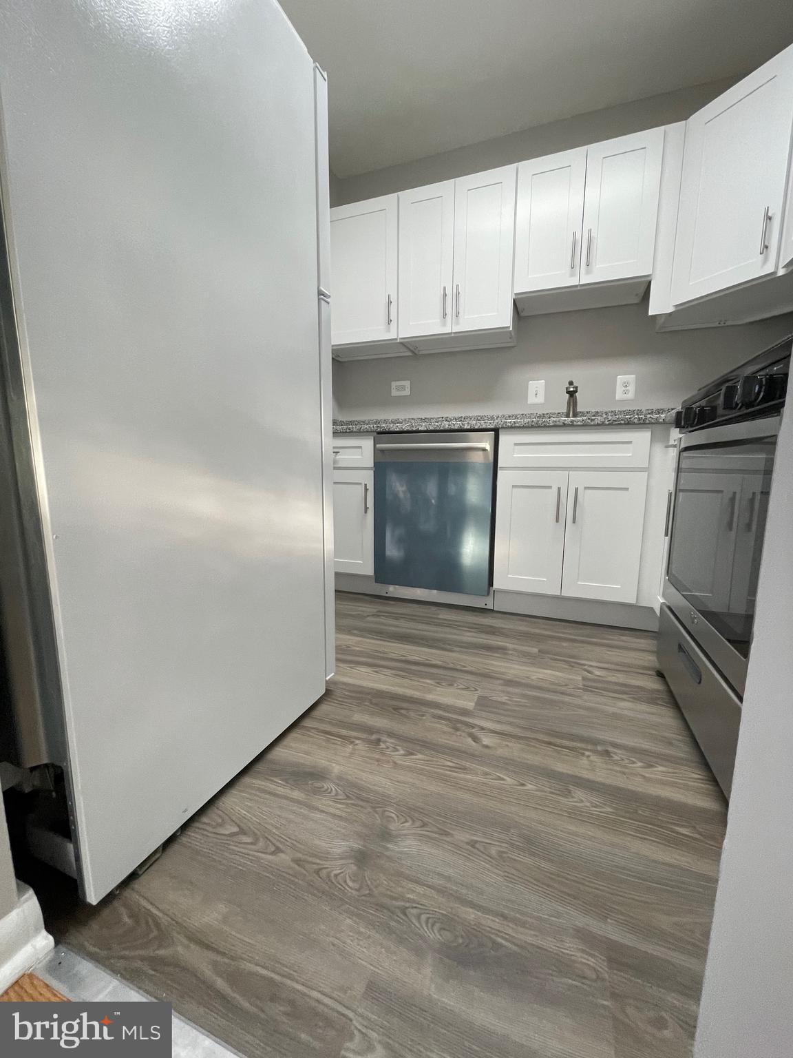 519 Epsom Road, Unit 2D Towson, MD 21286 - Photo 5 of 19 Stainless steel appliances