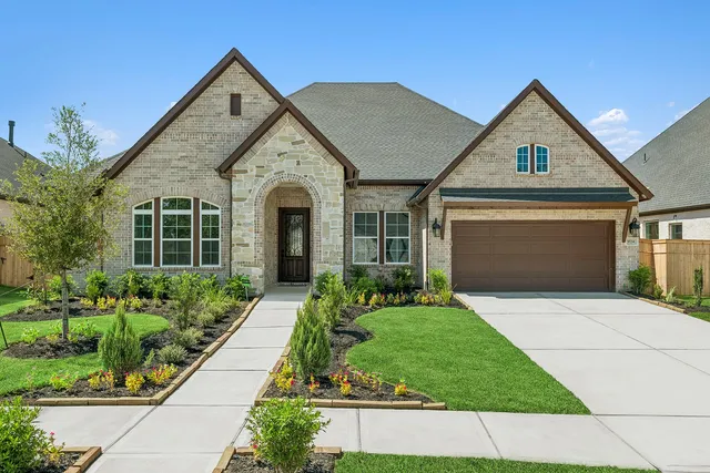 $650,000 | 9714 Falling Leaf Drive, Missouri City, TX 77459