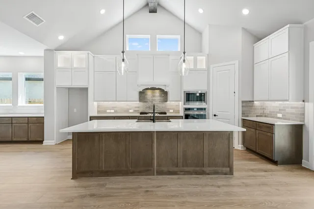 $650,000 | 9714 Falling Leaf Drive, Missouri City, TX 77459