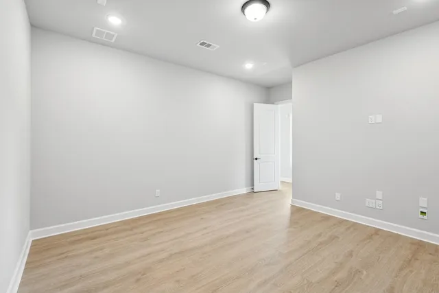 $650,000 | 9714 Falling Leaf Drive, Missouri City, TX 77459