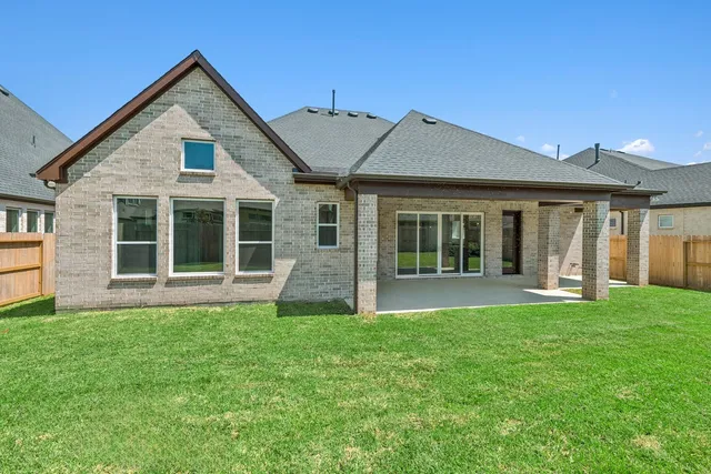 $650,000 | 9714 Falling Leaf Drive, Missouri City, TX 77459