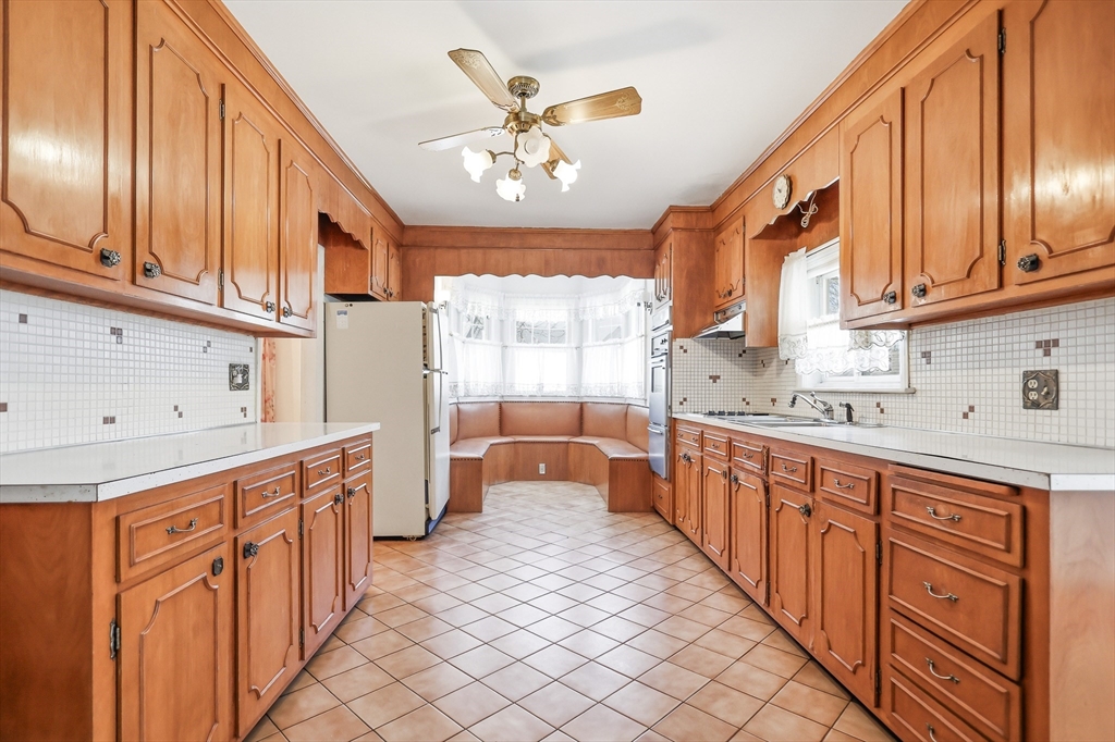 12 West Kenneth Street Lawrence, MA 01843 - Photo 8 of 25 Gallery Image 8