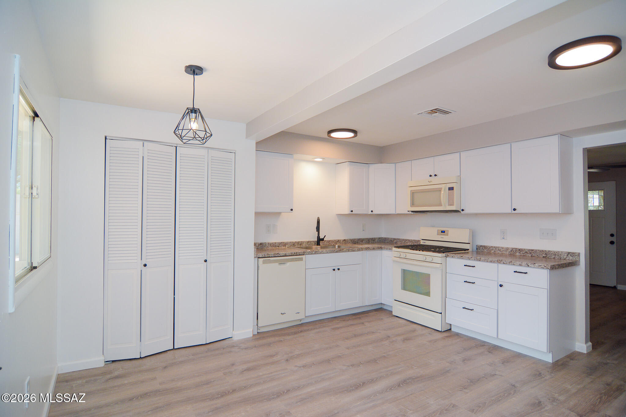 3372 East 29th Street Tucson, AZ 85713 - Photo 10 of 27 DSC_5860