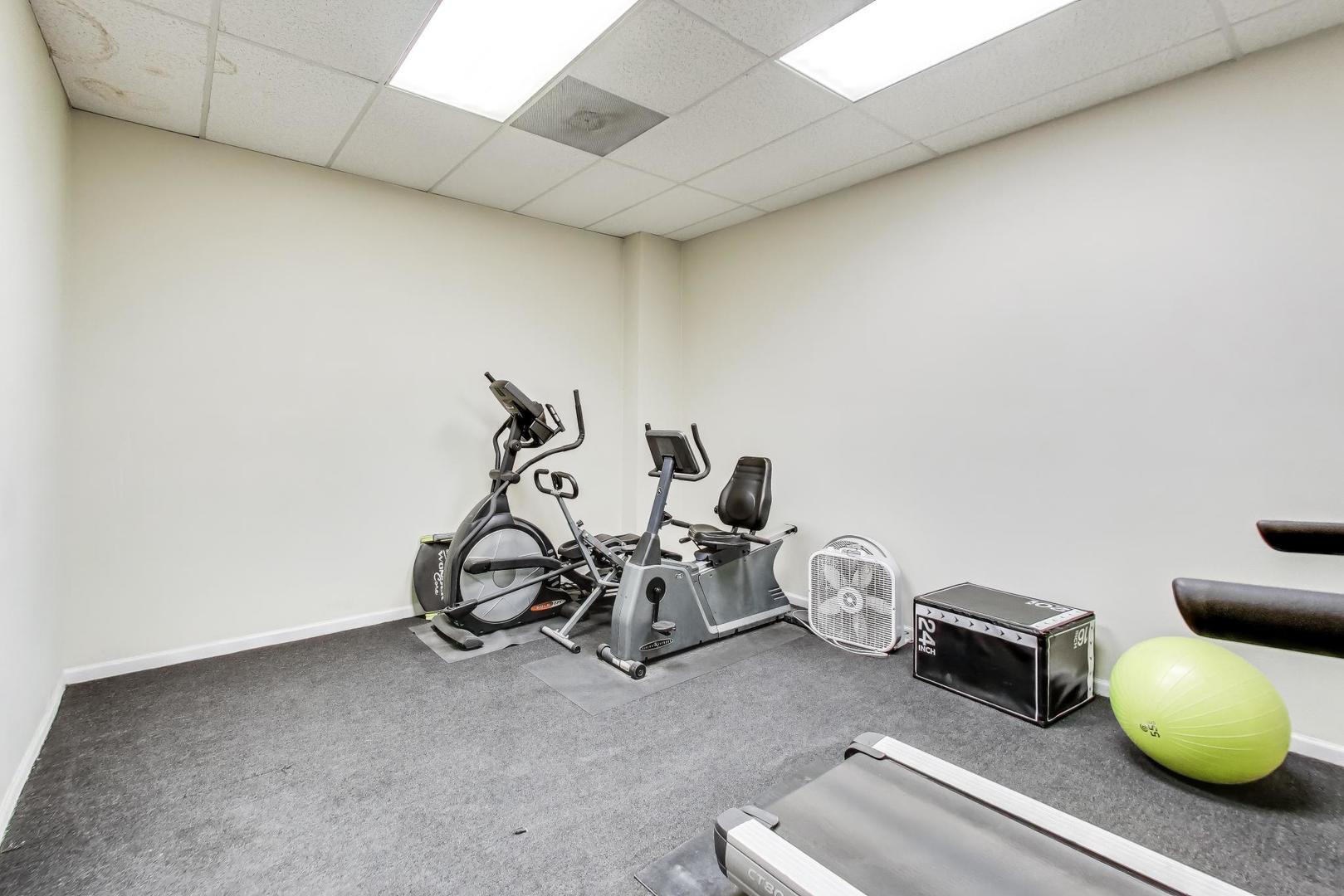 4144 North Sheridan Road, Unit 506 Chicago, IL 60613 - Photo 23 of 31