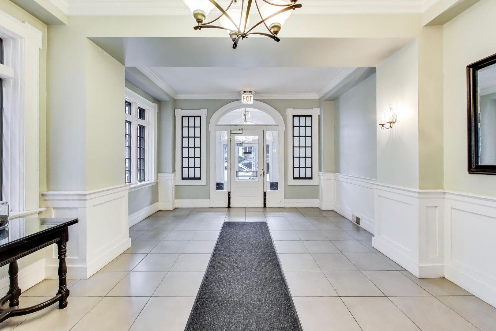 4144 North Sheridan Road, Unit 506 Chicago, IL 60613 - Photo 28 of 31
