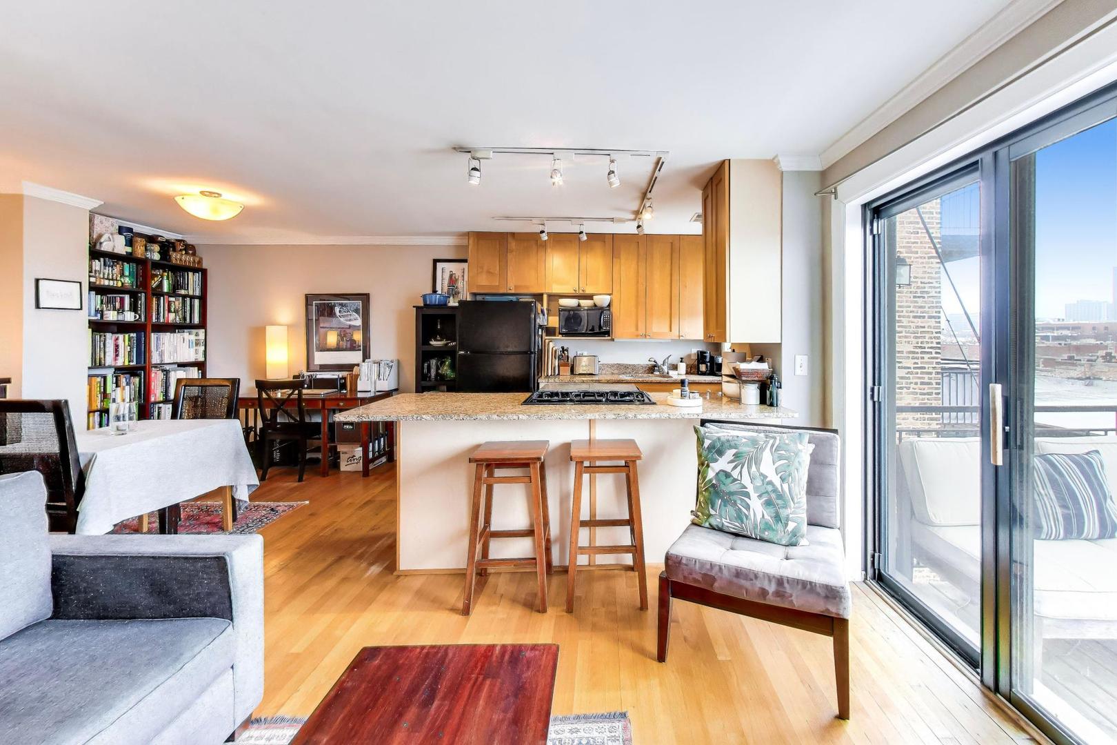 4144 North Sheridan Road, Unit 506 Chicago, IL 60613 - Photo 3 of 31