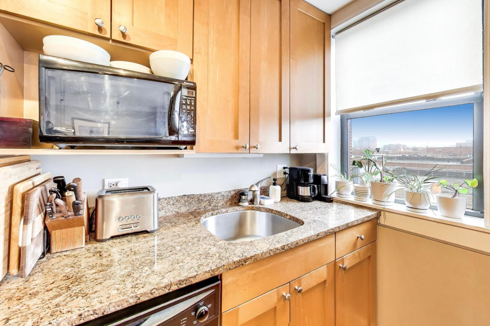 4144 North Sheridan Road, Unit 506 Chicago, IL 60613 - Photo 10 of 31