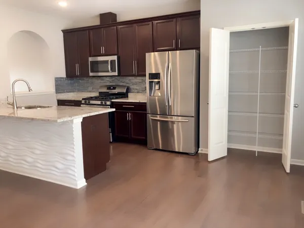 $435,000 | 1100 Evergreen Avenue, Des Plaines, IL 60016