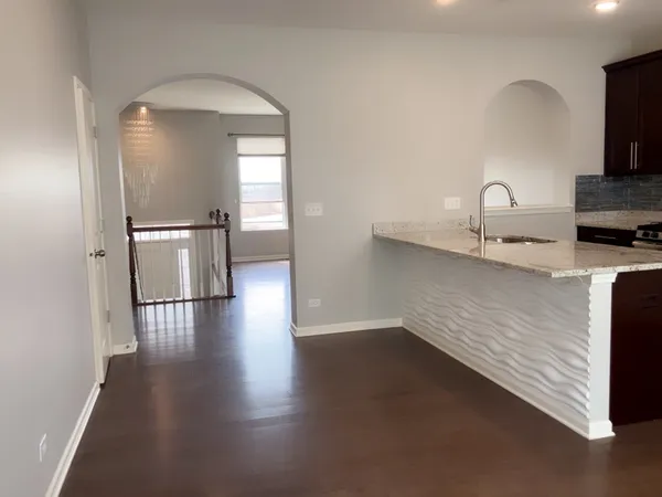 $435,000 | 1100 Evergreen Avenue, Des Plaines, IL 60016