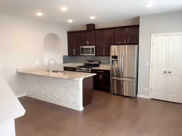 $435,000 | 1100 Evergreen Avenue, Des Plaines, IL 60016