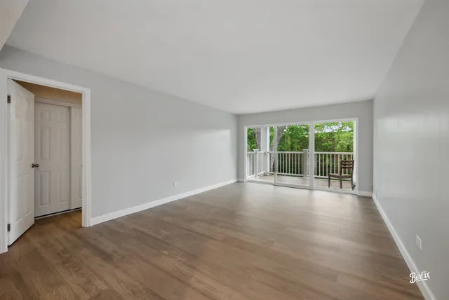 $259,900 | 5500 Carriageway Drive, Unit 213, Rolling Meadows, IL 60008