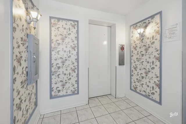 $259,900 | 5500 Carriageway Drive, Unit 213, Rolling Meadows, IL 60008