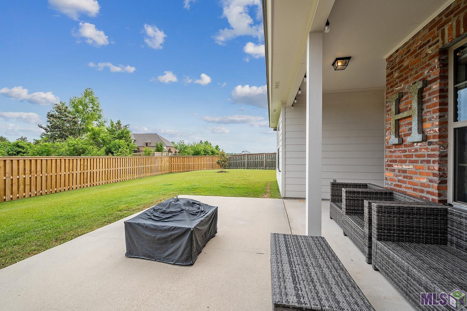 2884 Cresthaven Avenue Baton Rouge, LA 70810 - Photo 3 of 17 Gallery Image 3
