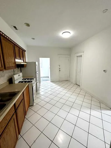 $1,350 | 2622 South St Louis Avenue, Unit 2, Chicago, IL 60623