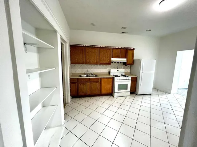 $1,350 | 2622 South St Louis Avenue, Unit 2, Chicago, IL 60623