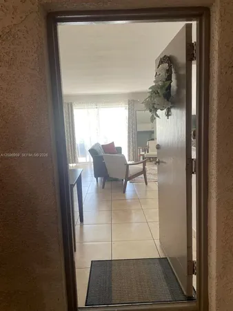 $285,000 | 10393 North Kendall Drive, Unit U6, Miami, FL 33176