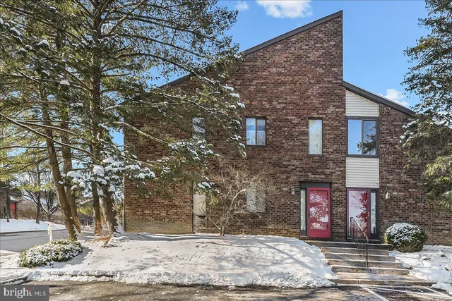 $2,300 | 102 Mountainview Drive, Unit 102, Chesterbrook, PA 19087