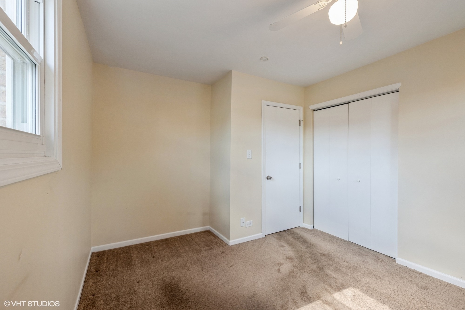 4541 Butterfield Road Hillside, IL 60162 - Photo 9 of 16 a view of an empty room