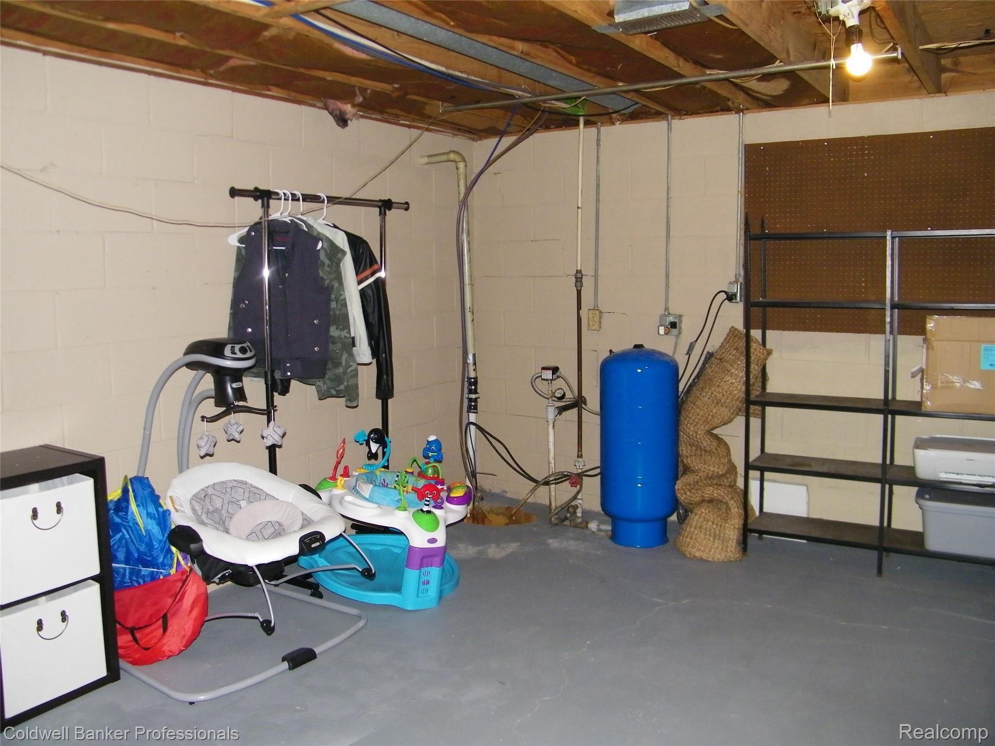 4917 West Oregon Road Lapeer, MI 48446 - Photo 23 of 25 102_0087.JPG