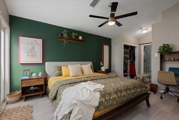 $2,300 | 88 West High Oaks Circle, The Woodlands, TX 77380