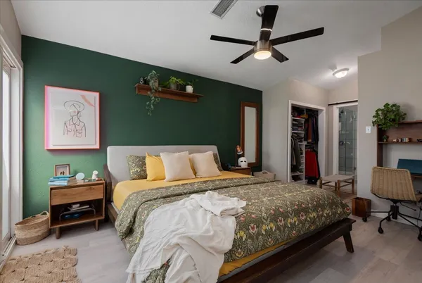 $2,300 | 88 West High Oaks Circle, The Woodlands, TX 77380