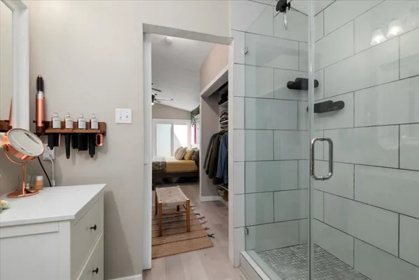 $2,300 | 88 West High Oaks Circle, The Woodlands, TX 77380