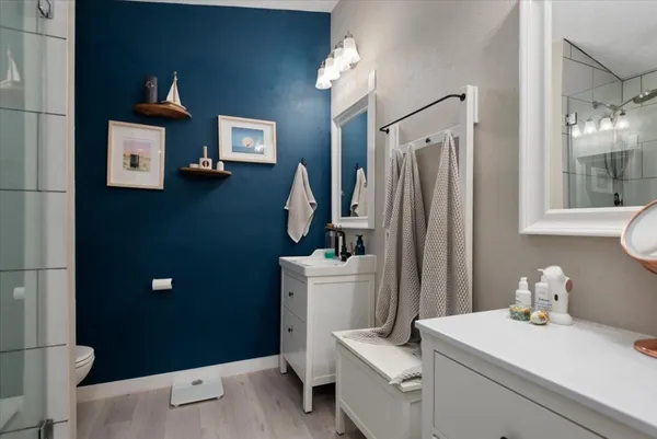 $2,300 | 88 West High Oaks Circle, The Woodlands, TX 77380