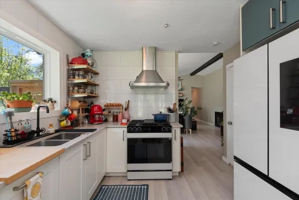 $2,300 | 88 West High Oaks Circle, The Woodlands, TX 77380