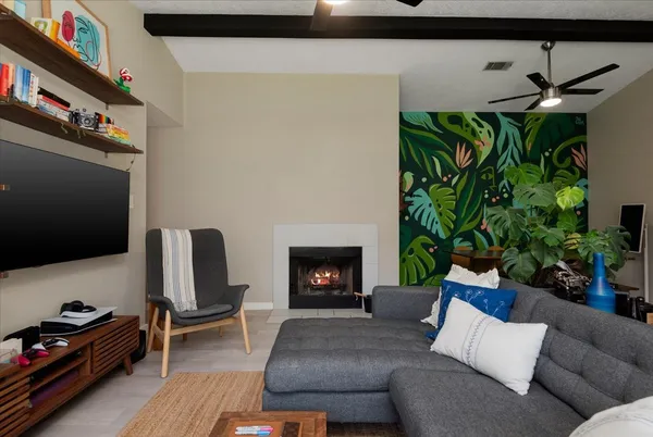 $2,300 | 88 West High Oaks Circle, The Woodlands, TX 77380