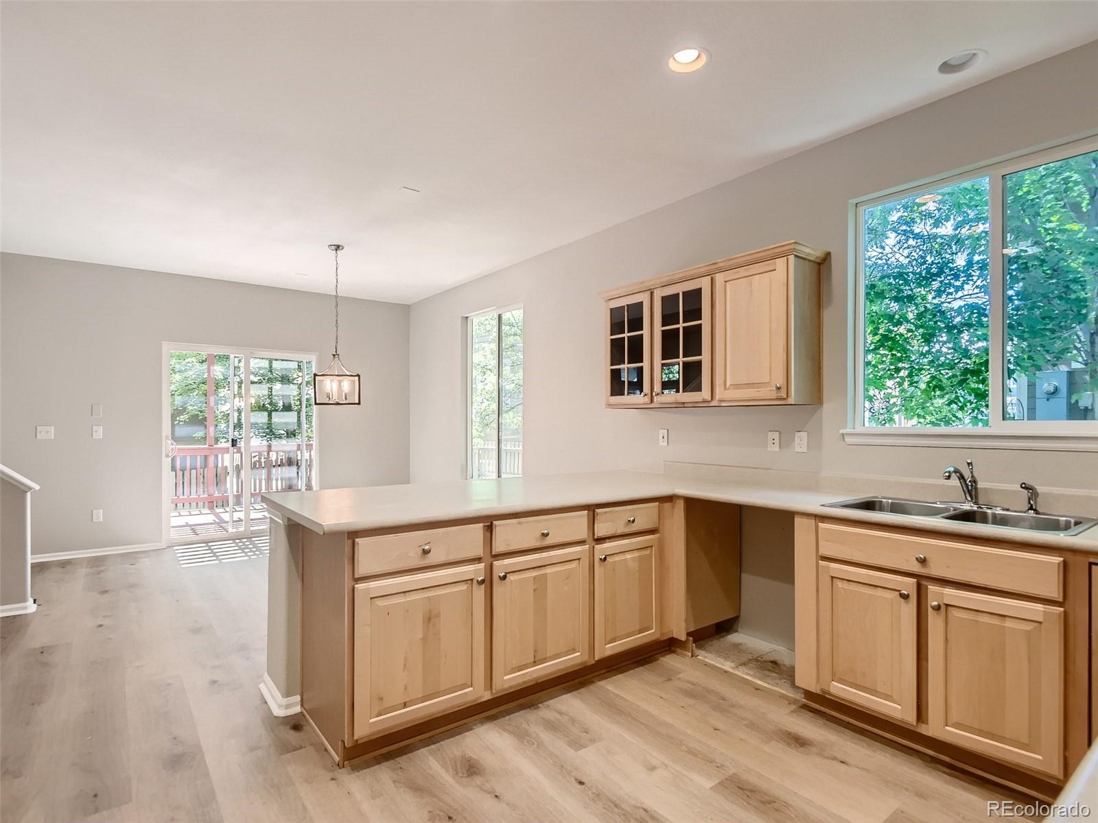 10688 Cherrybrook Circle Highlands Ranch, CO 80126 - Photo 8 of 22 Gallery Image 8
