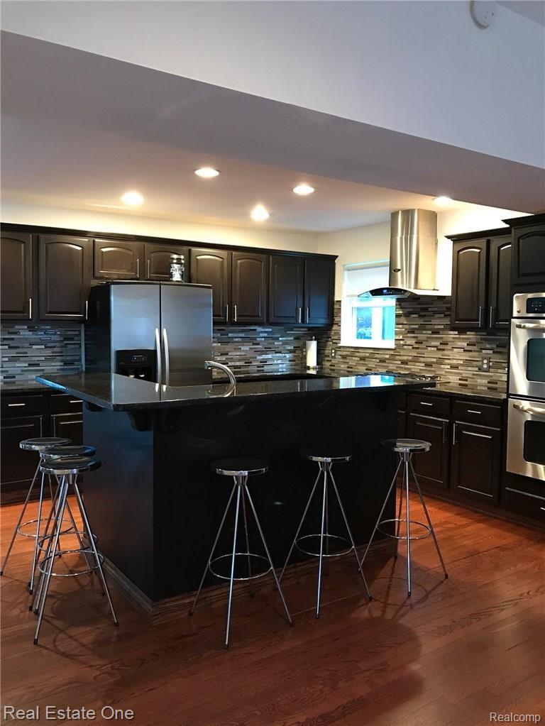 2183 Manchester Road Birmingham, MI 48009 - Photo 4 of 17 KITCHEN