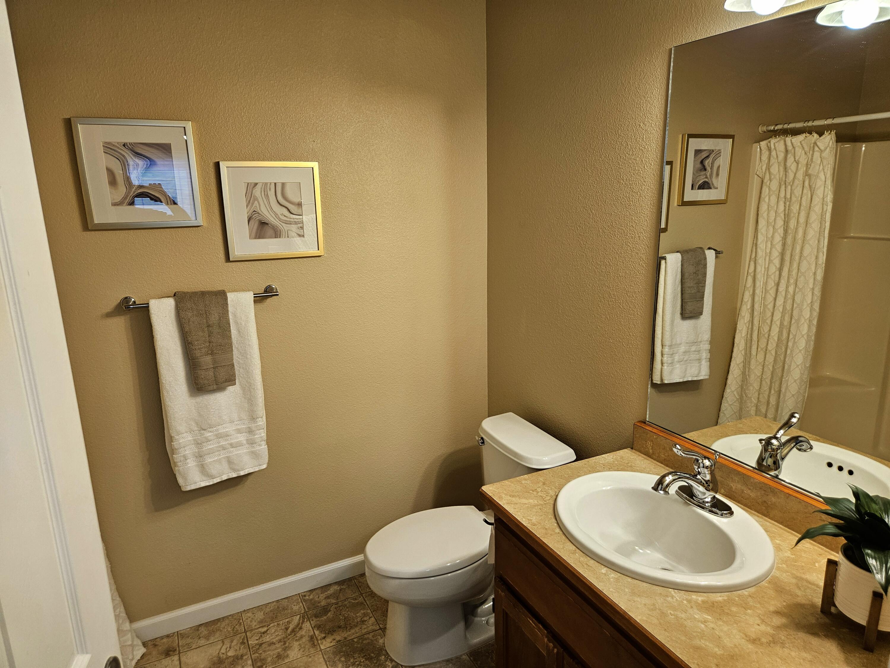 332 Cheney Loop Central Point, OR 97502 - Photo 14 of 27 20250801_141926