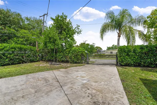 $425,000 | 180 Seaman Avenue, Opa-Locka, FL 33054