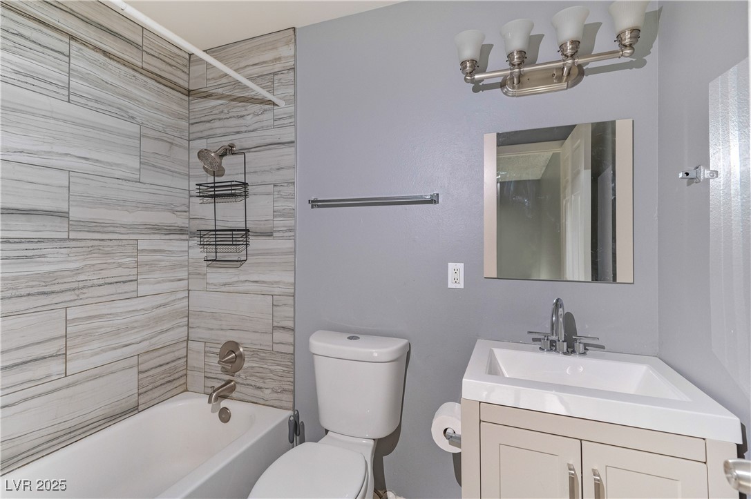 1372 Lorilyn Avenue, Unit 3 Las Vegas, NV 89119 - Photo 15 of 21
