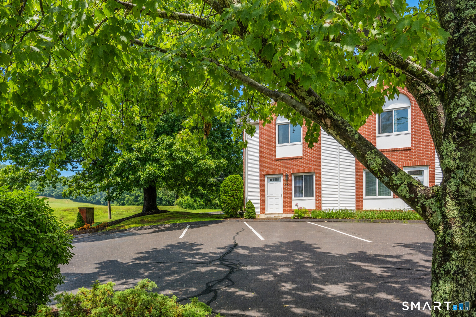 585 Park Road, Unit 91 Waterbury, CT 06708 - Photo 3 of 23