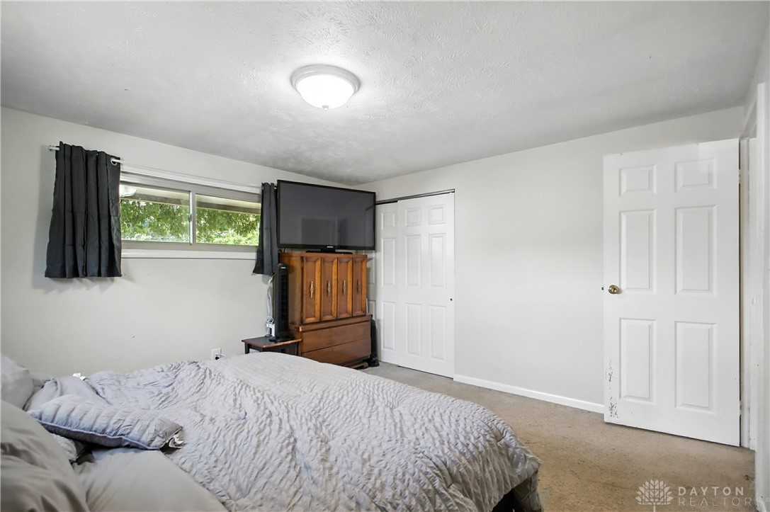 4796 Lamme Road Dayton, OH 45439 - Photo 16 of 28