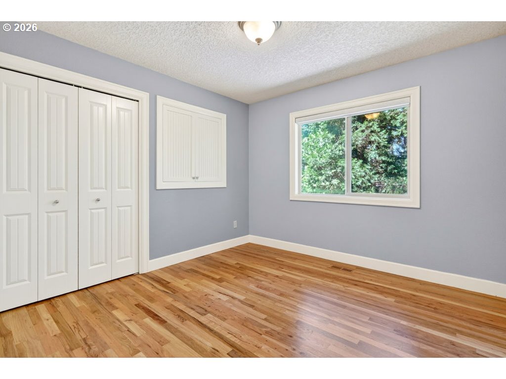 2584 Park Road Lake Oswego, OR 97034 - Photo 21 of 47 Bedroom